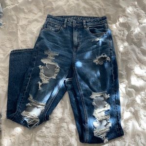 NWT American Eagle Mom Jeans